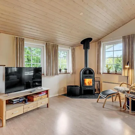 Cozy In Toftlund With Kitchen Hébergement de vacances *