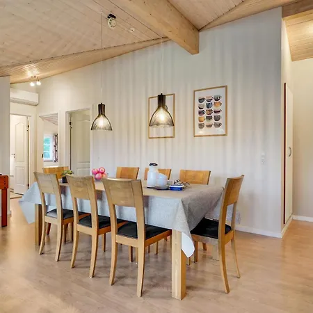 Cozy In Toftlund With Kitchen
